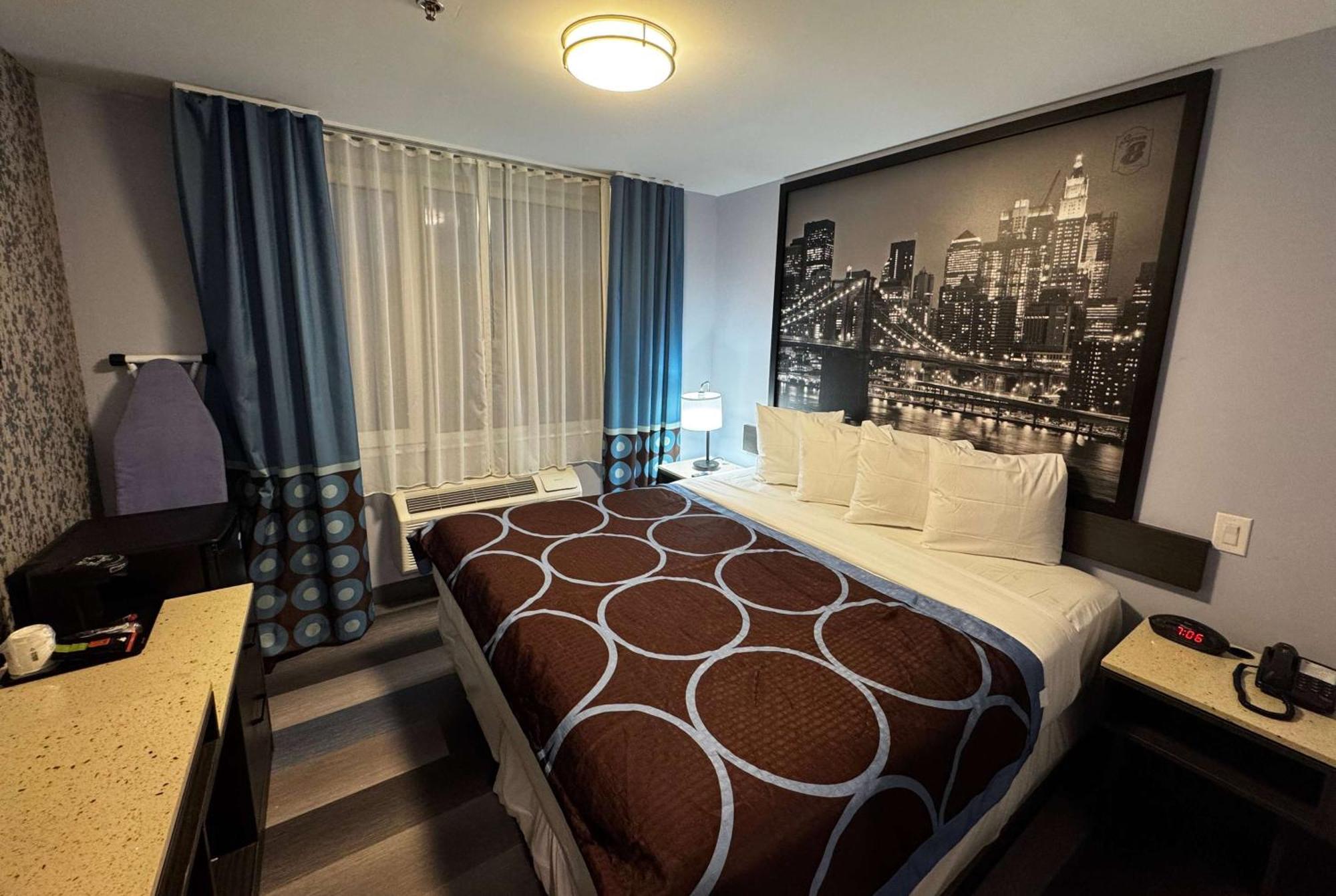 Hotel Super 8 By Wyndham Brooklyn Fulton Street Broadway Junction New York Exterior foto