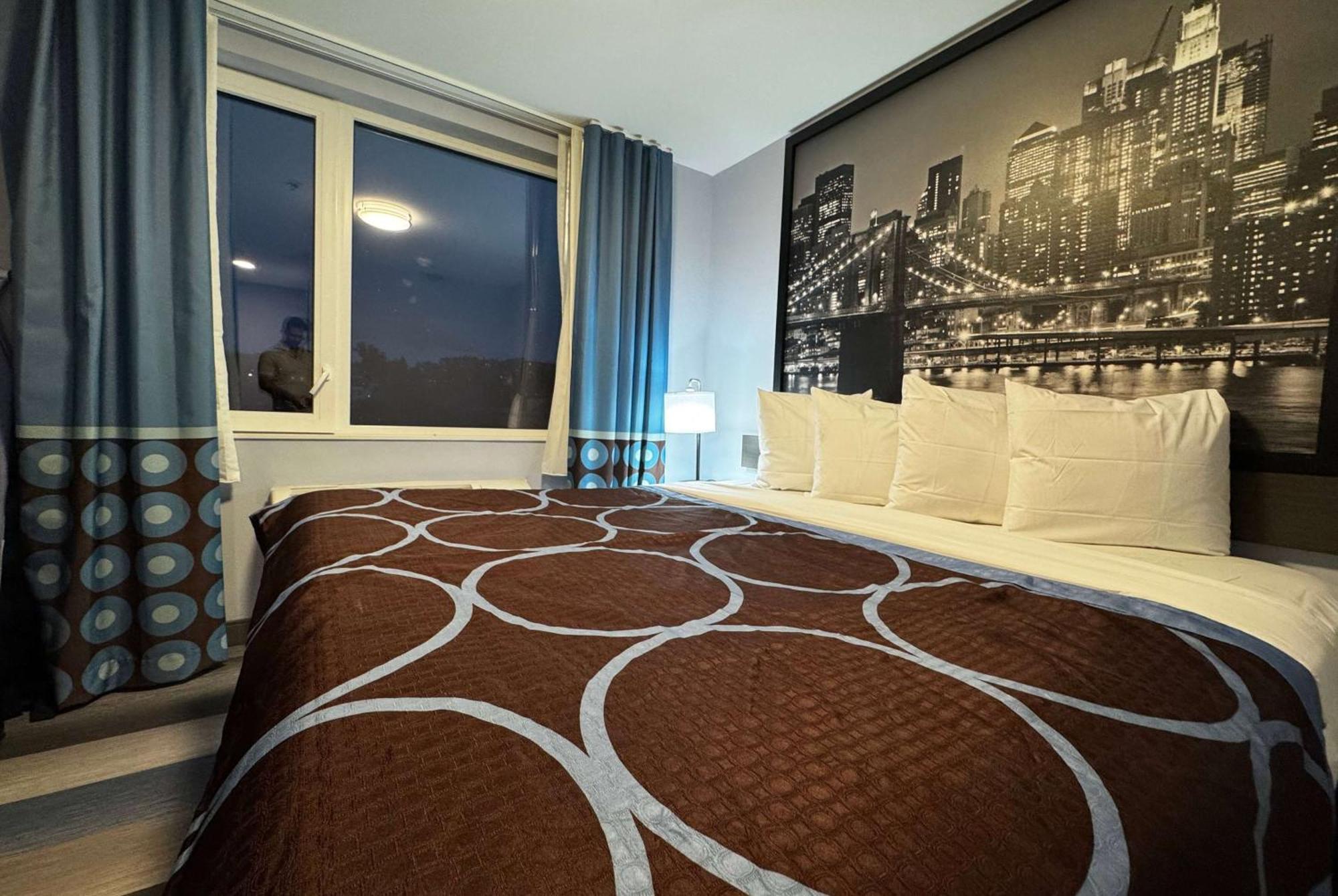 Hotel Super 8 By Wyndham Brooklyn Fulton Street Broadway Junction New York Exterior foto